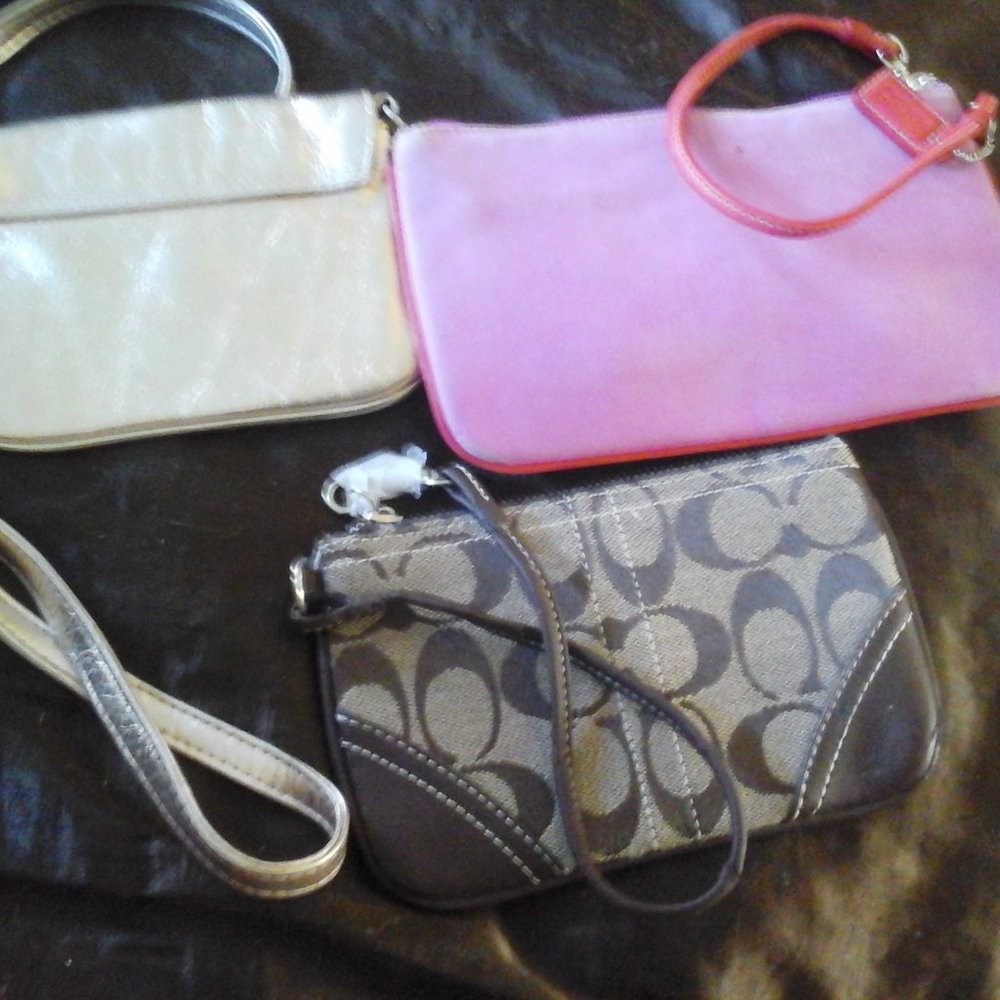 Coach wristlet - classic! NWOT